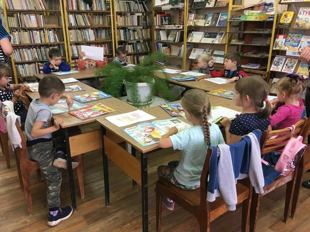 Экскурсия по библиотеке. Экскурсия в библиотеку для детей. Экскурсия в библиотеку для дошкольников. Экскурсия по библиотеке для детей.