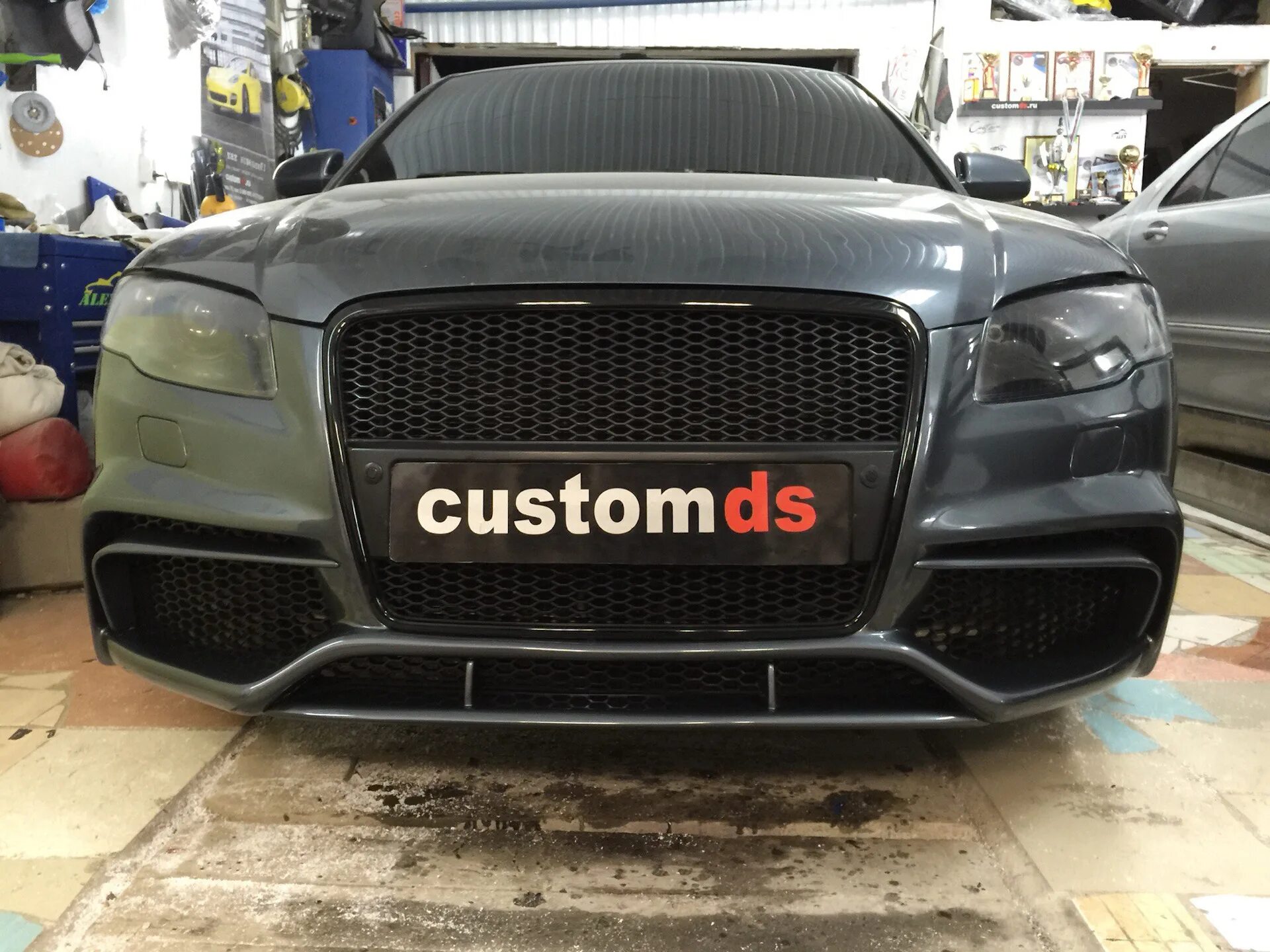 Передний бампер ауди а4 б7 s-line. Audi a4 b7 dtm бампер. Бампер audi a4 b7. Бампер передний ауди а4 2020-. Audi rs4 b6.