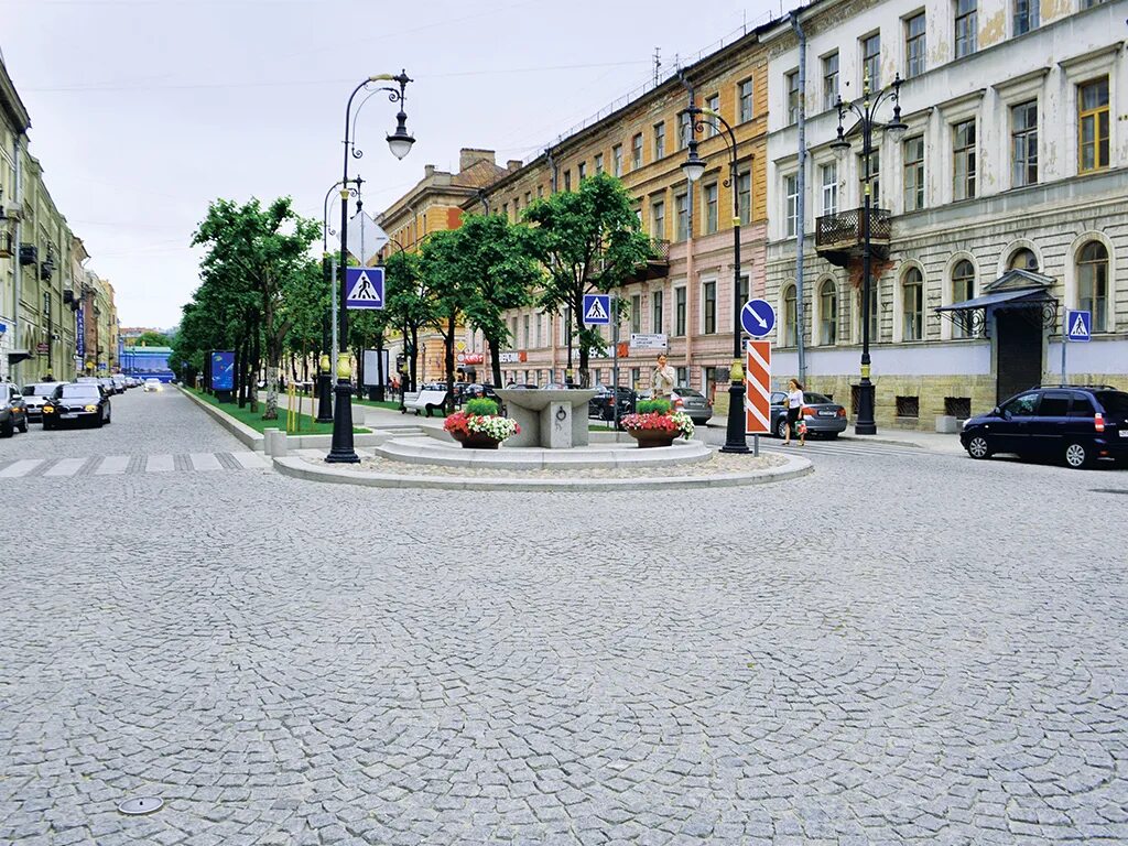 Ул б санкт петербургская. Ул. большая Конюшенная, Санкт-Петербург. Большая Конюшенная улица. Большая Конюшенная СПБ. Конюшенная улица СПБ.