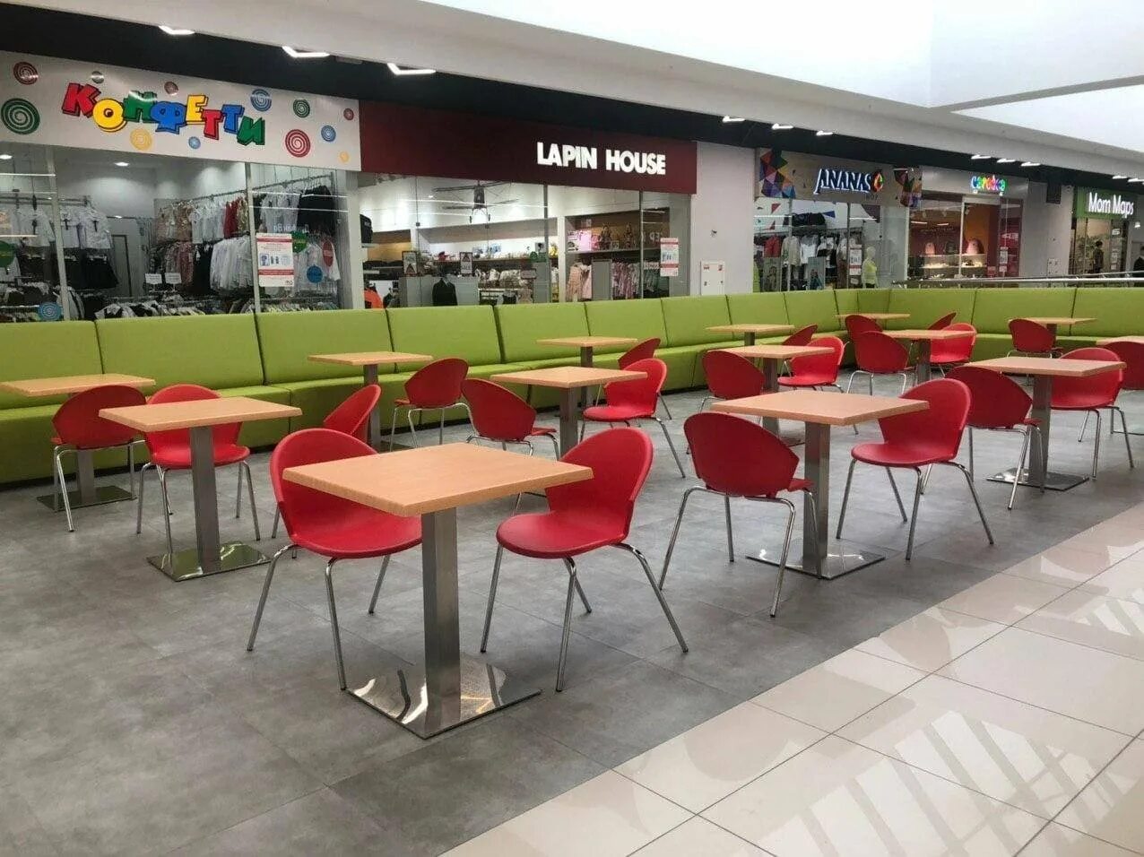 Вокруг света на никольской. Кинотеатр фудкорт. Фудкорт проектирование. Фудкорт семья пермь. Кинотеатр фудкорт.