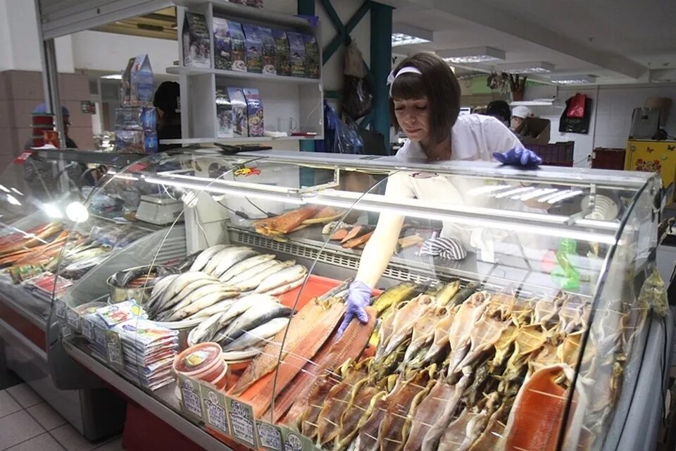Купить рыбу в иркутске. Рыбный рынок в Иркутске омуль. Иркутск рыба омуль. Омуль Рыбная Лавка. Рыба севера Иркутск.