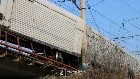 Поезд сошел с рельсов новороссийск