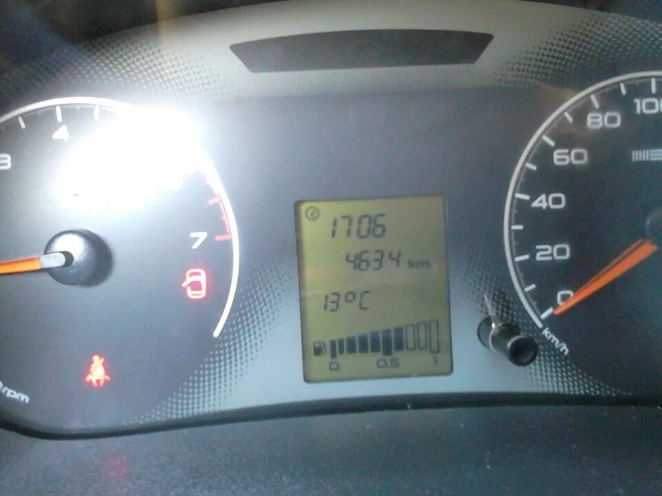 Блок рычагов управления отопителем калина 1. Датчик температуры всасываемого воздуха калина 1. Датчик температуры салона калина 2. Датчик печки калина 1. Калина 2 датчик температуры на приборной панели.