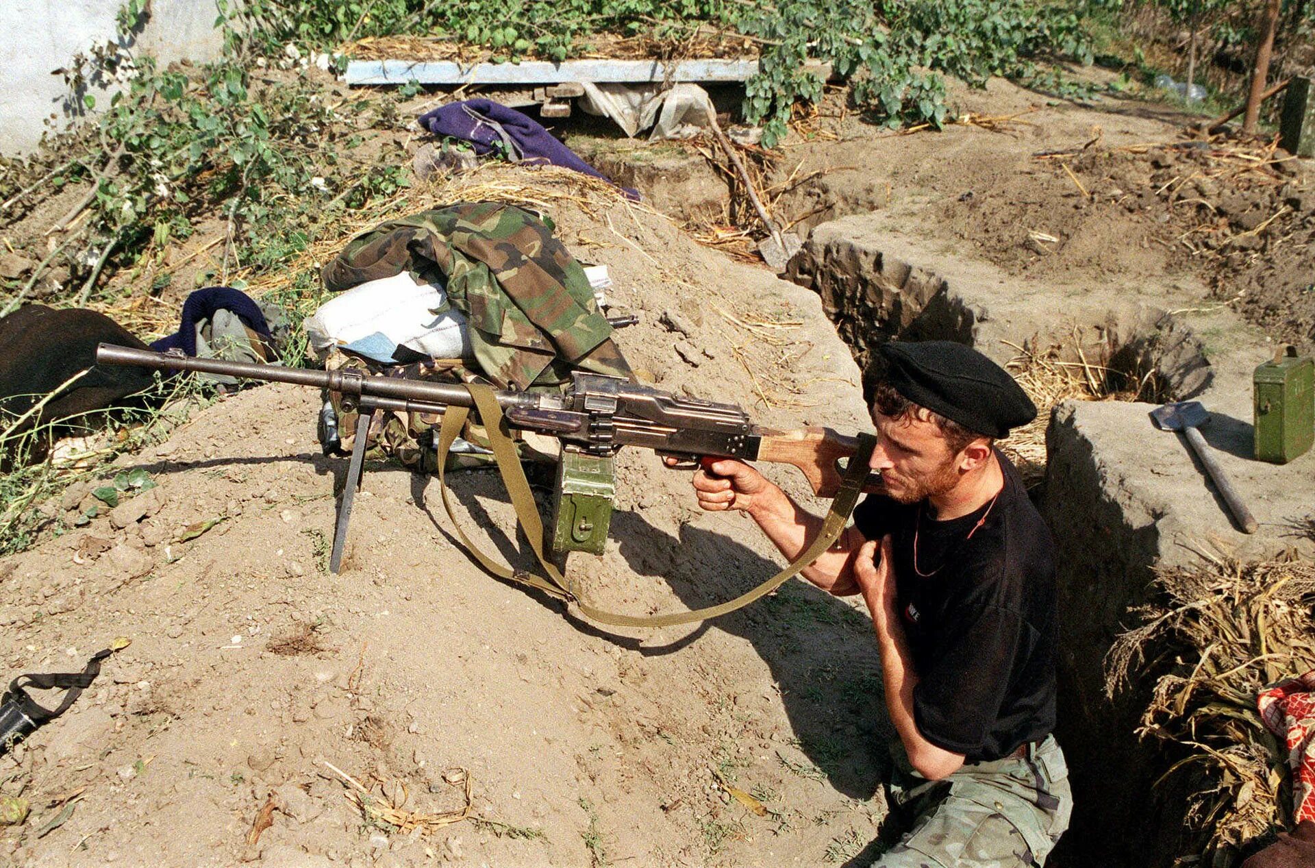 Нападение боевиков. Вторжение боевиков в Дагестан 1999. Вторжение чеченских боевиков в Дагестан 1999. Вторжение Басаева в Дагестан 1999. Вторжение Басаева в Дагестан.