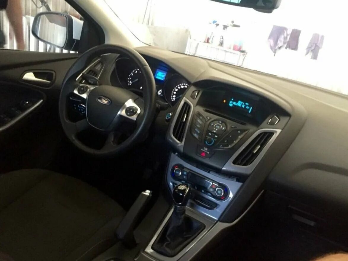 Ford focus iii 2013. Ford focus 2013 седан. форд фокус седан 2013 года. форд фокус седан 2013 года. форд фокус 2 седан 2013.