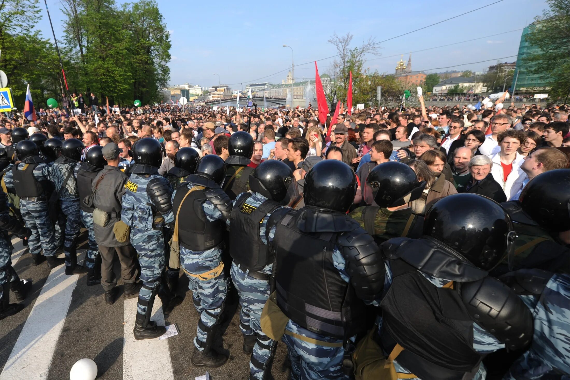 ОМОН на Болотной площади. Пресечение массовых беспорядков. Беспорядки на Болотной площади 2012. Массовые беспорядки ук