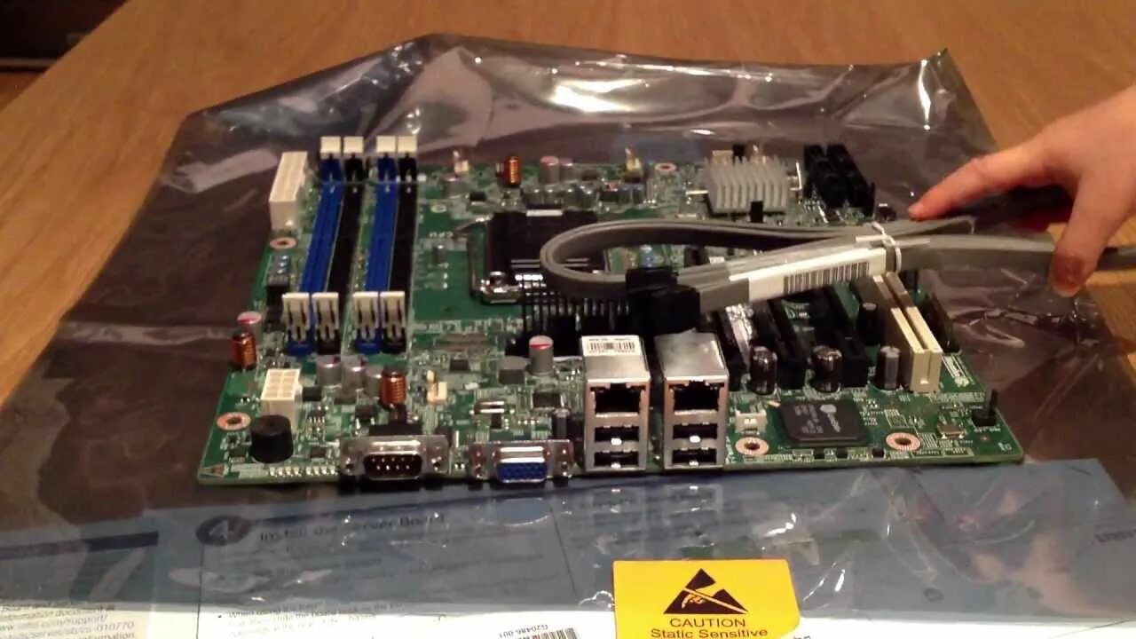 1200 v3. Intel server board s1200btl. s1200btl видеокарта. s1200btl front panel. intel 1155 server board s1200btl.