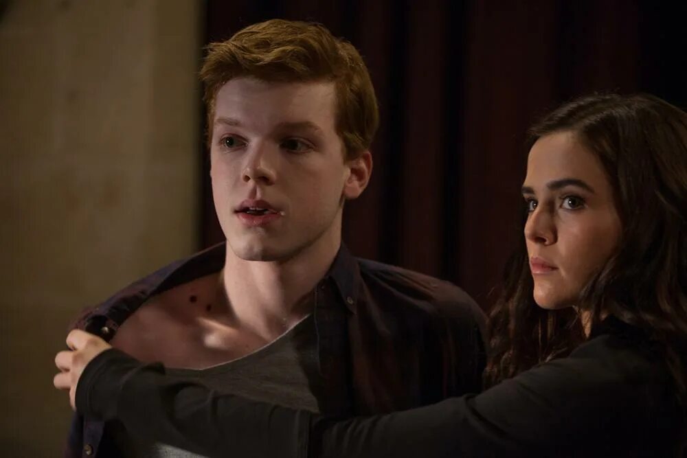 Камерон монахэн академия вампиров. Академия вампиров мия. Кэмерон монаган академия вампиров. Кристиан озера академия вампиров. Академия вампиров фильм 2014 данила козловский.