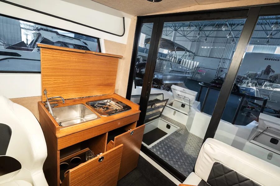 Yamarin 68 cabin. Катер voyager 700 cabin. Axopar катер. Silver eagle cabin 51. Cabin катера.