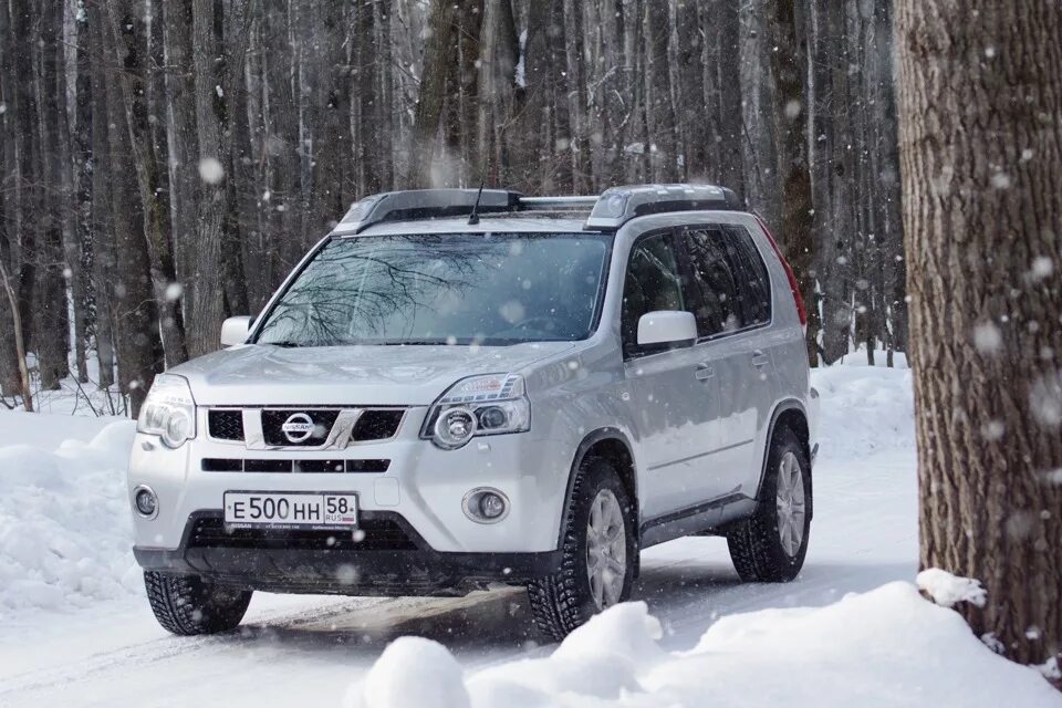 Ниссан х Трейл зимой. Nissan х-Trail 2. Е902тк197 Nissan x-Trail. Nissan x Trail 2005 белый.