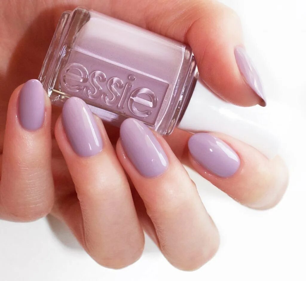 лак эсси молочно розовый. лак oh my majesty opi. маникюр в светлых тонах. светлые тона лаков на ногтях. бледно розовый лак.