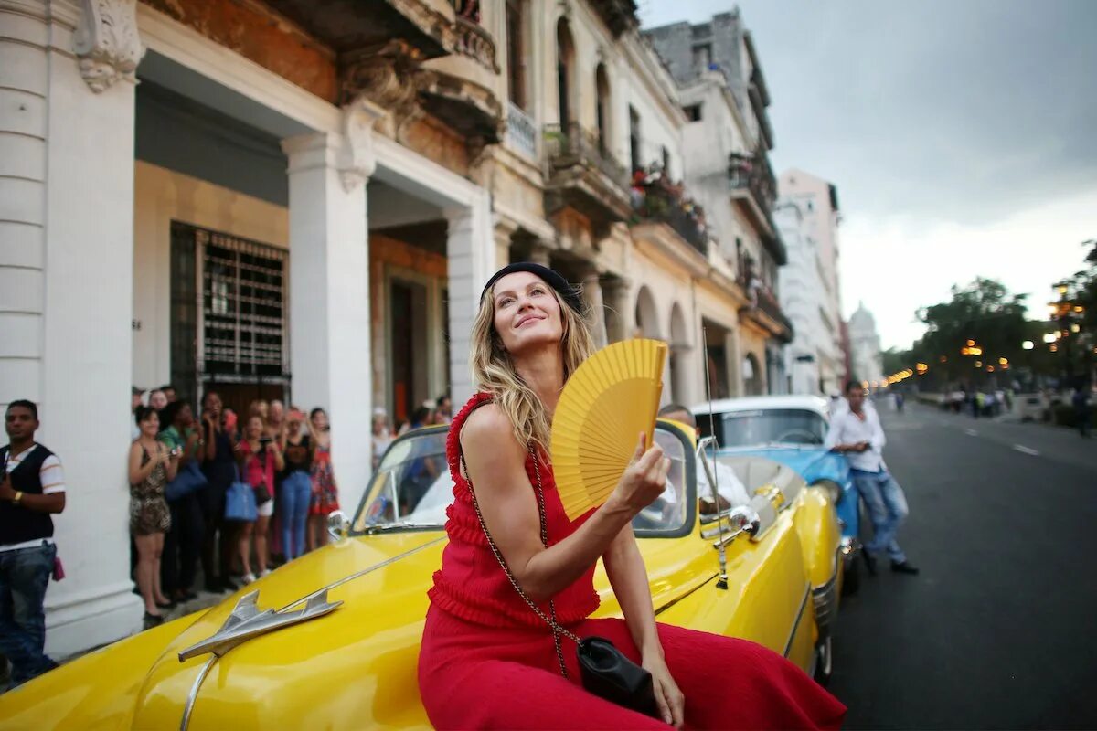 Полететь на кубу. Куба Варадеро колорит. Куба Гавана люди. Куба Гавана Варадеро. Куба девушки.