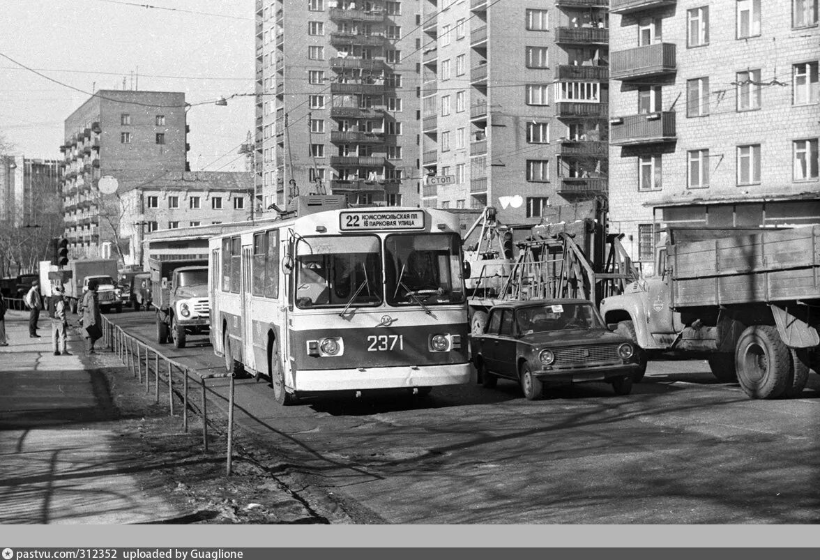 Соколиная гора 1990. Семеновская площадь 1990 года. Москва Соколиная гора 1990. ЗИУ 1990 год Москва.