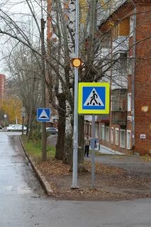 Дорожные знаки возле школ