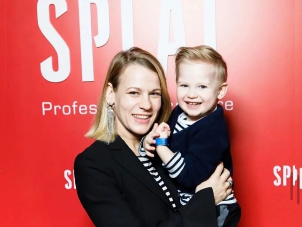 семья александры ребенок. семья александры ребенок. овечкин и шубская 2022. семья александры ребенок. вертков и ребенок.