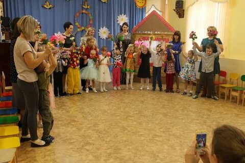 Танец огоньков в детском саду