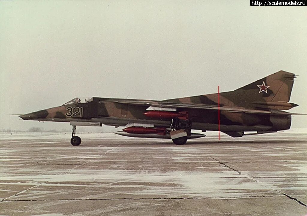 А 12 5 b 23. Самолет миг 23. Истребитель-бомбардировщик миг-23б. Миг 23 1969. Миг-27 сверхзвуковой самолёт.