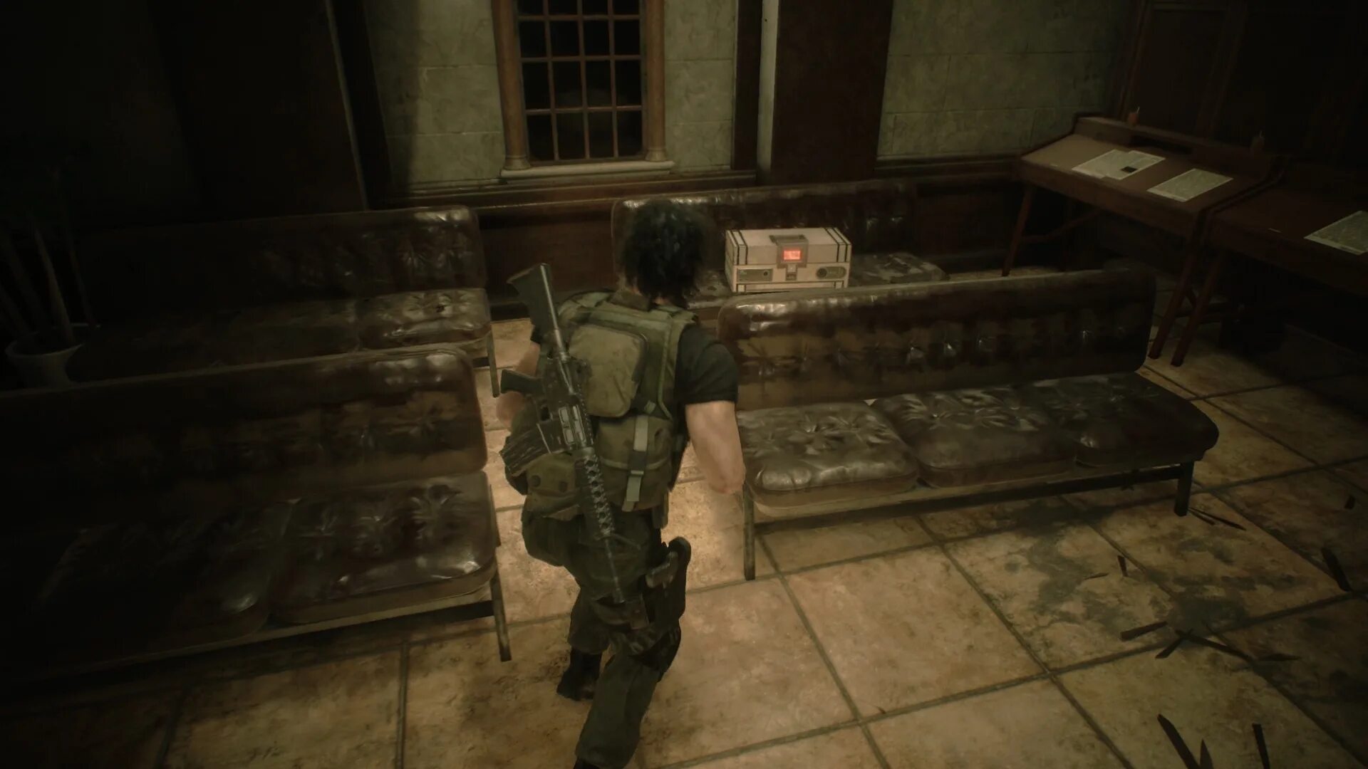 Сейф в полицейском участке резидент 3. Resident Evil 1 Remake ящик. Resident Evil 3 сейф. 8 Резидент эвил револьвер.