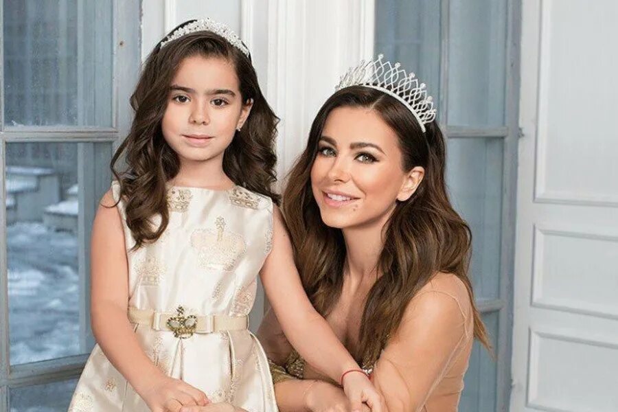 Дочь ани лорак. Дочь ани лорак. Ане лорак дочь. Дочь ани лорак фото. Ани лорак с дочкой.