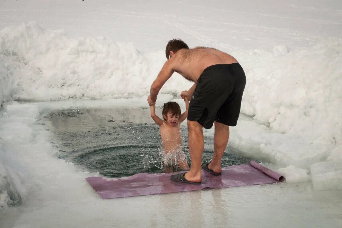 В холодной воде на несколько