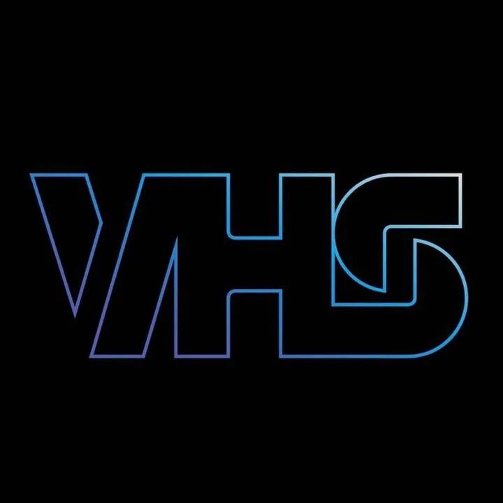 Vhs что это. VHS лого. Логотип ВХС. VHS надписи. Лого в стиле VHS.