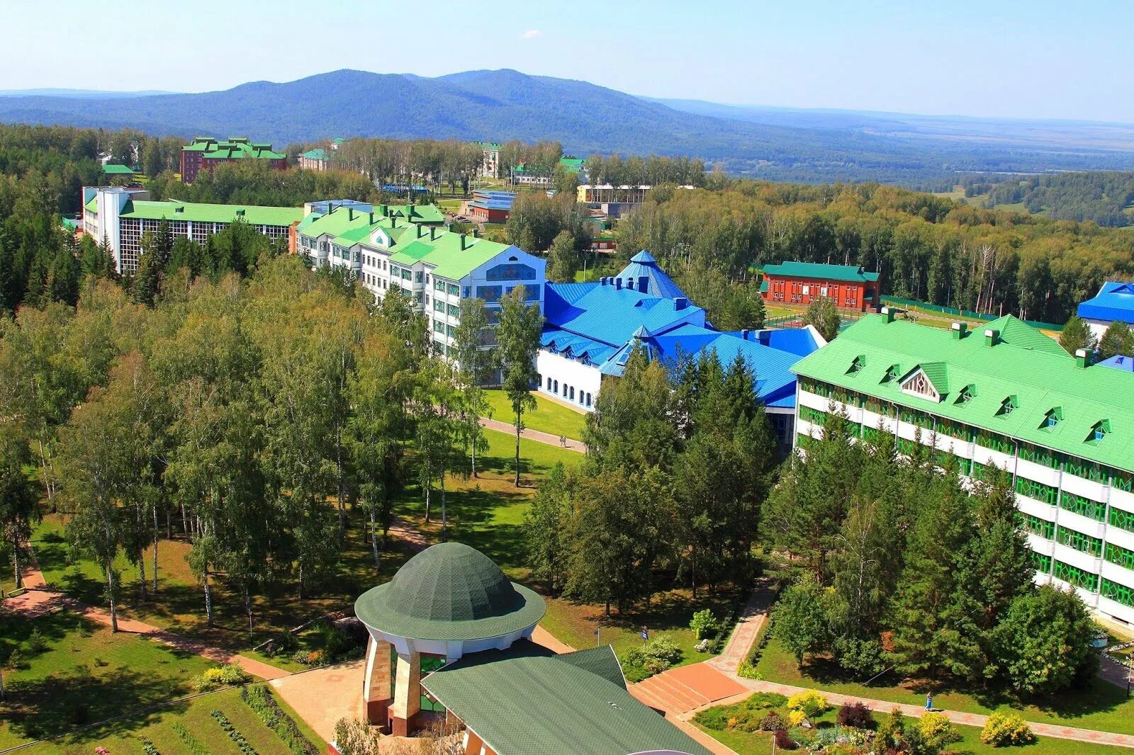 Янган-тау санаторий башкирия. Курорт в башкирии янгантау. Гора янгантау санаторий. Санаторий в башкирии янгантау. Янган-тау санаторий башкирия.