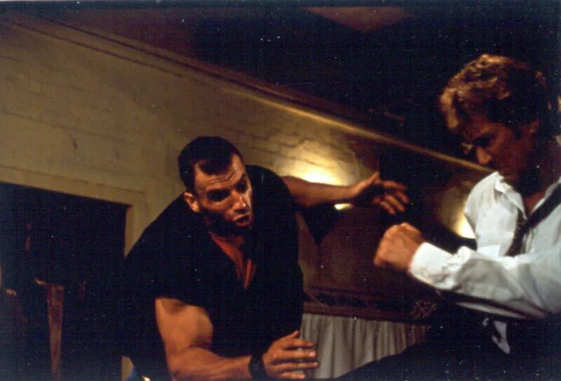 стальной кулак 1995. под прицелом 1995. актер лэнс хенриксен. стальной кулак фильм 1995. под прицелом фильм 1995.