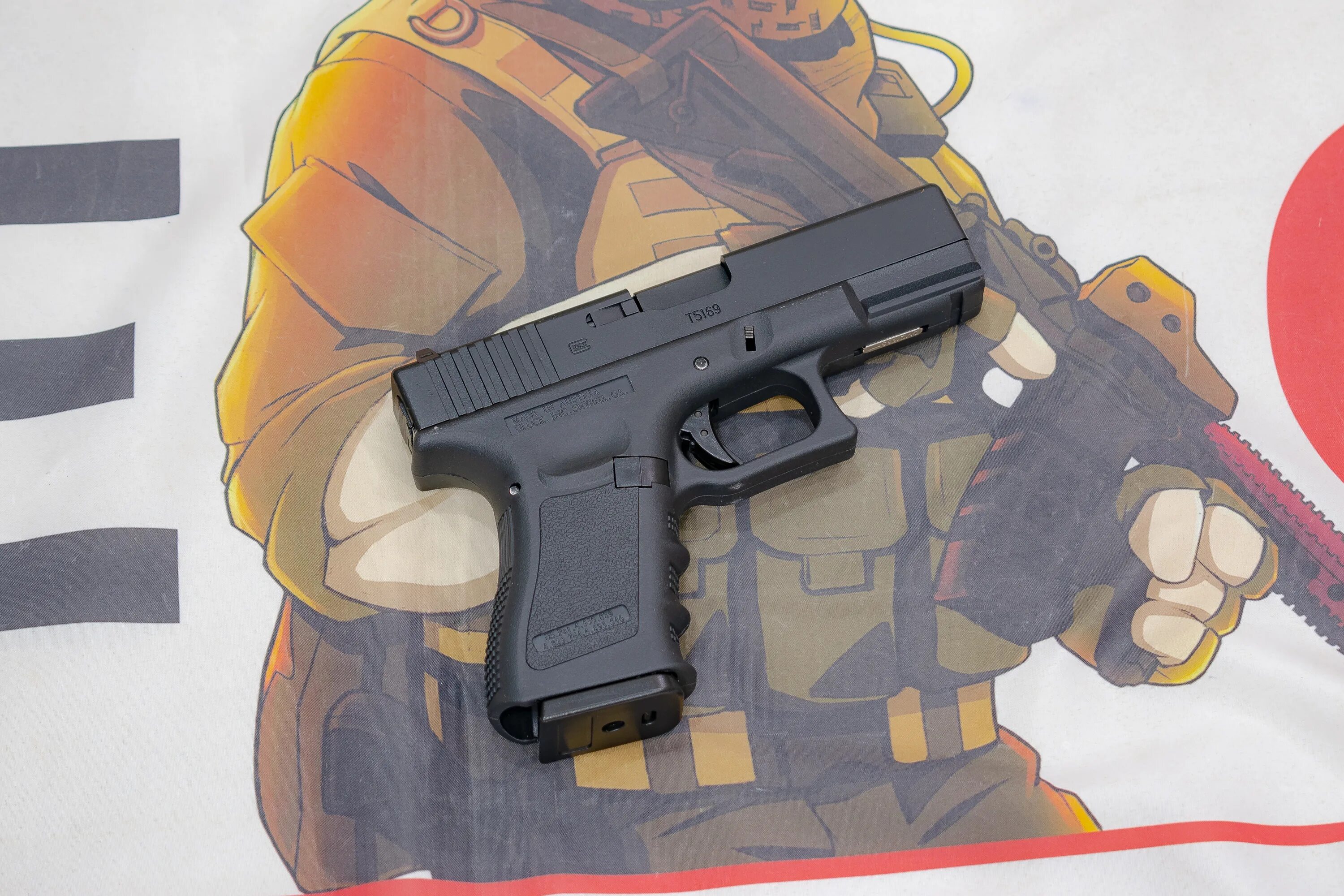 3 ec-1101. Пистолет east crane glock 34 tti bk (ec-1202). Пистолет east crane glock 19 gen 3. Глок ист крейн. Глок 17 от ист крейн.