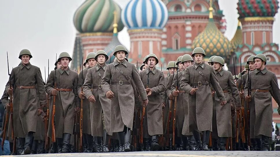 Реконструкция парада 1941 года. Реконструкция парада 7 ноября 1941. Первомайский парад 1941 года в Москве. Косплей парада 1941.