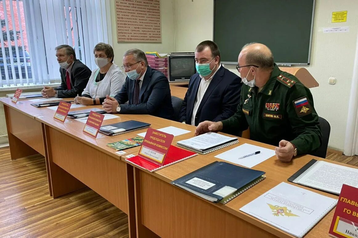 Военкомат верхняя пышма. Военкомат верхняя пышма. Военный комиссар верхней пышмы. Военкомат бутово. Военкомат вывеска.