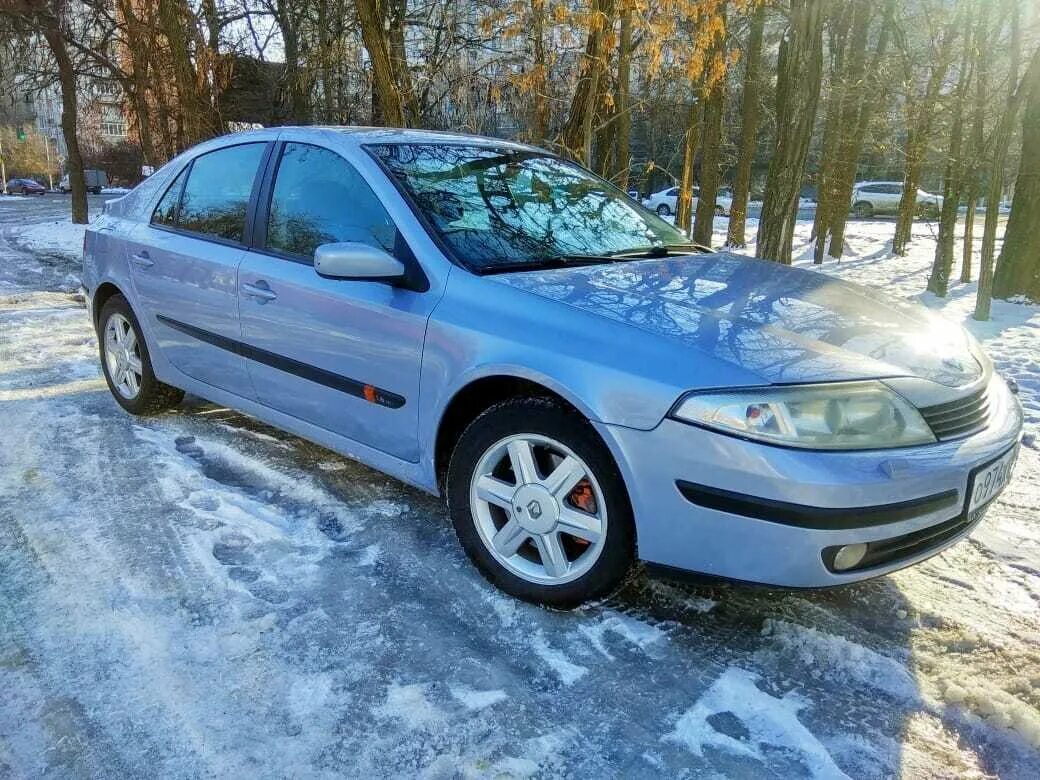 Renault laguna 2001. Рено лагуна 2002 хэтчбек. Рено лагуна 2 лифтбек. Рено меган лифтбек 2008. Renault laguna ii 2001.