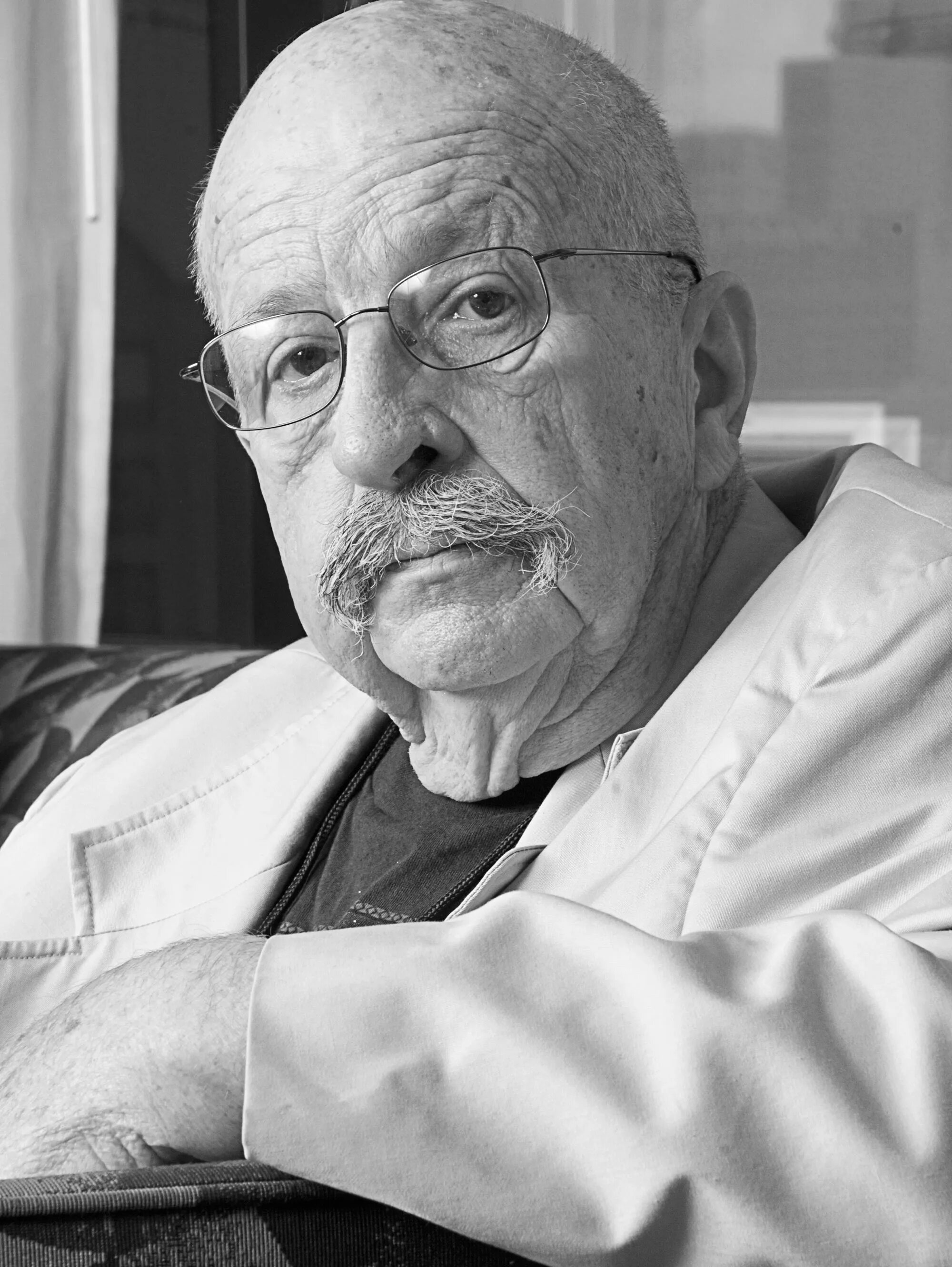 Легендарные писатели. Джин Вулф. Джин Родман Вулф [Gene Rodman Wolfe] (1931-2019), американский писатель,. Современные Писатели. Знаменитые авторы.