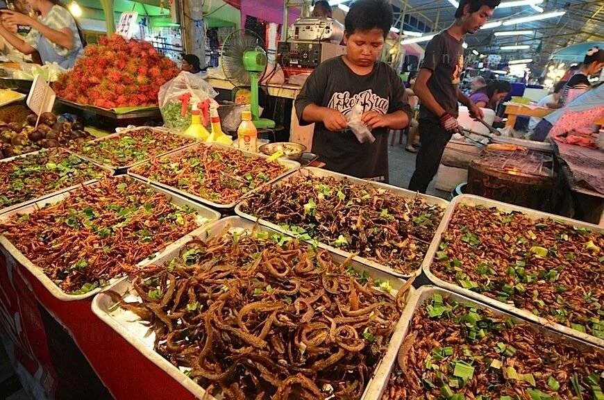 Паттайя где купить. Паттайя рынок Джомтьен. Ночной рынок Джомтьен. Тайланд рынок Тепразит Паттайя. Ночной рынок на Джомтьене в Паттайе.