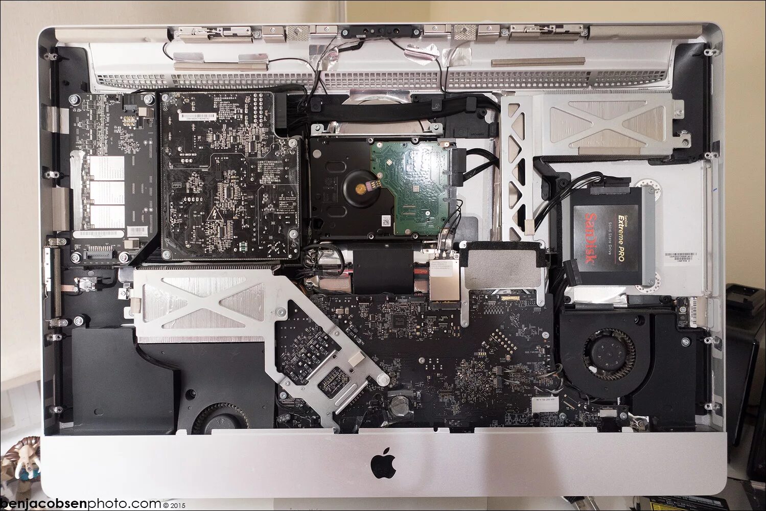 Imac установка ssd. Imac 2011 ssd. imac 27 2011. видеокарта для imac 2011. imac 2011 2 ssd.