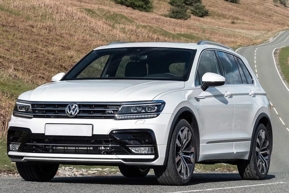 Tiguan r 1. Volkswagen tiguan r-line 2017. volkswagen tiguan 2 r-line. фольксваген тигуан r line. volkswagen tiguan r line 2016.
