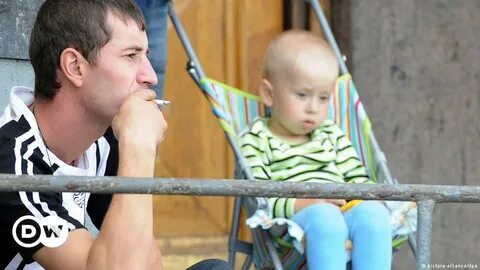 Дети и родители курят