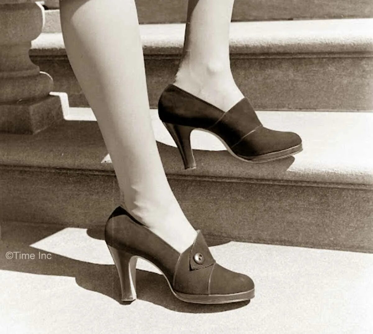 Туфли 40-х годов. Обувь 40. Туфли пятидесятых. Туфли 1930е. Туфли new style 1940.