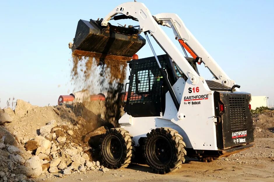 Bobcat earthforce s18. Погрузчик Bobcat s18. Мини-погрузчик Bobcat s18/s16. Bobcat Earthforce s16. Погрузчик Earthforce, s18.