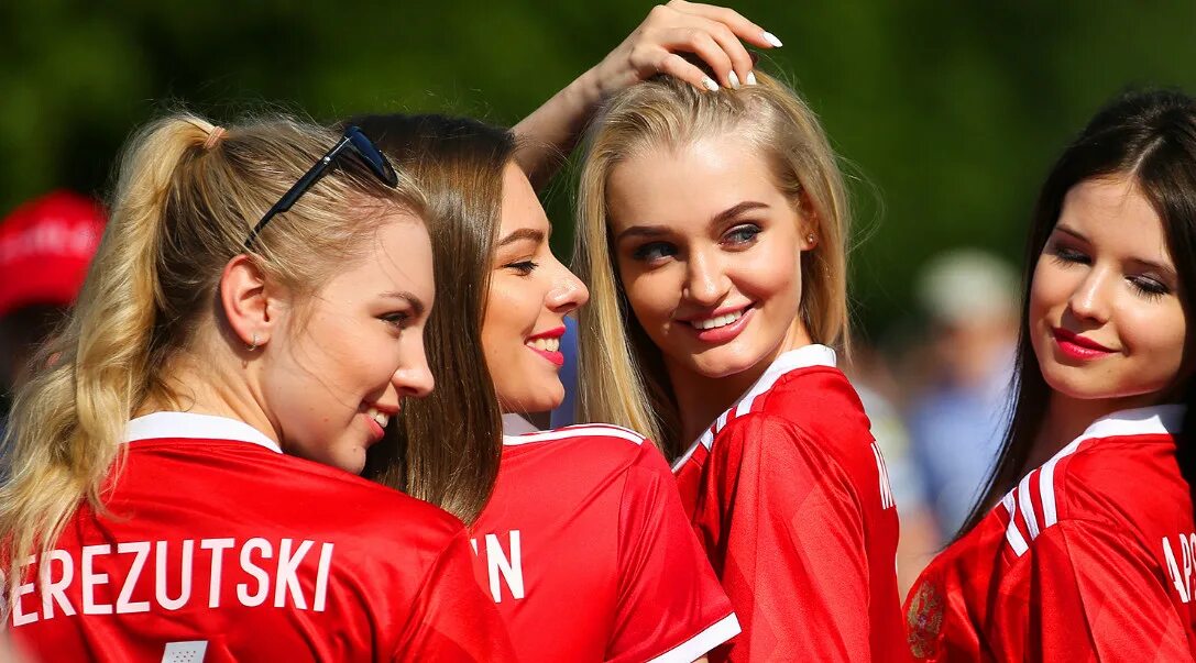 русский для иностранцев. иностранцы девушки. иностранцы в россии. русские болельщицы на чм 2018. русские женщины с иностранцами.