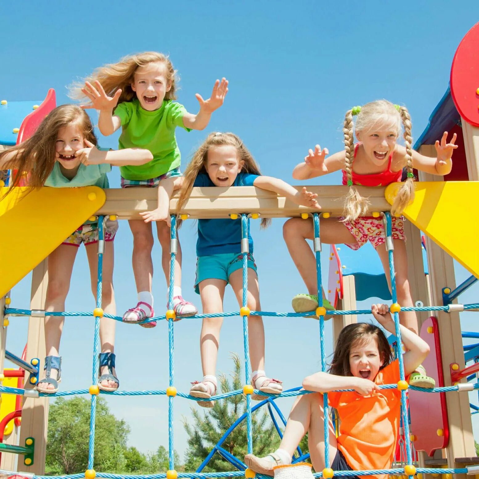 Бригантина лагерь одесса. Лагерь атом калуга. Детский лагерь. Детские летние лагеря. Формы организации летнего отдыха.