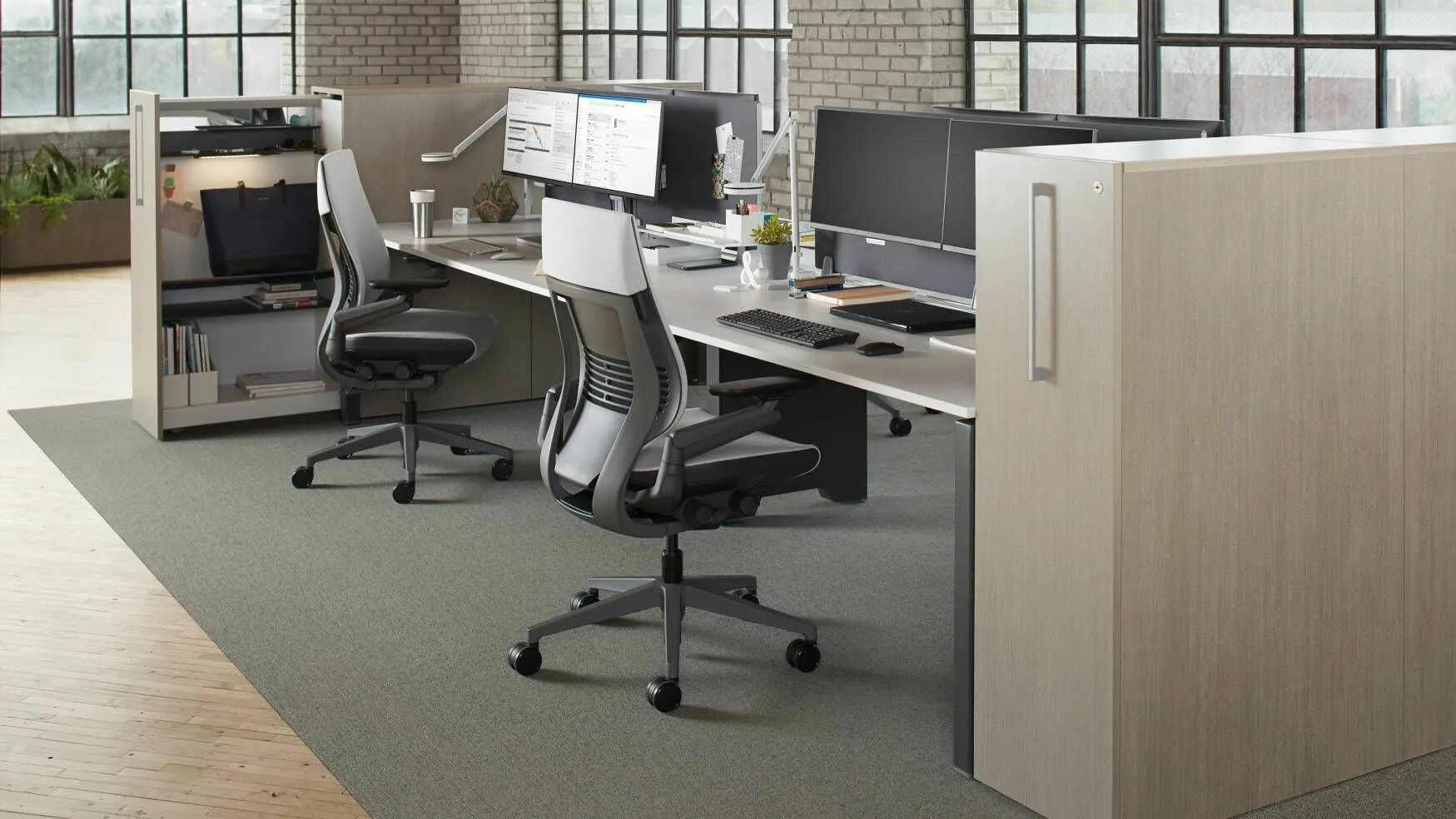 Офисная мебель. Стол на два рабочих места. T 2 desk. Стулья из симс 3. Офис картинки.