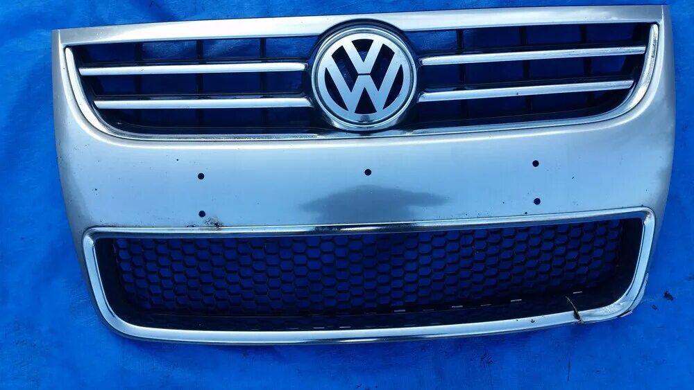 решетка радиатора к Volkswagen Touareg, 2005, купить в г. Минск 41768826