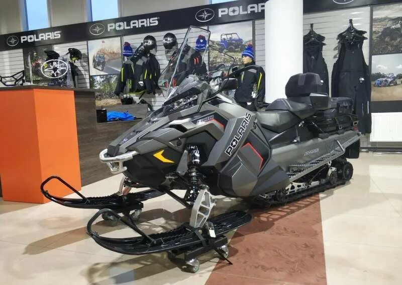 Купить утилитарный снегоход. Polaris Titan 800 Adventure 155. Снегоход Polaris Titan 800. Снегоход Polaris 800 Titan Adventure 155. Снегоход Поларис 800 Титан адвентуре.