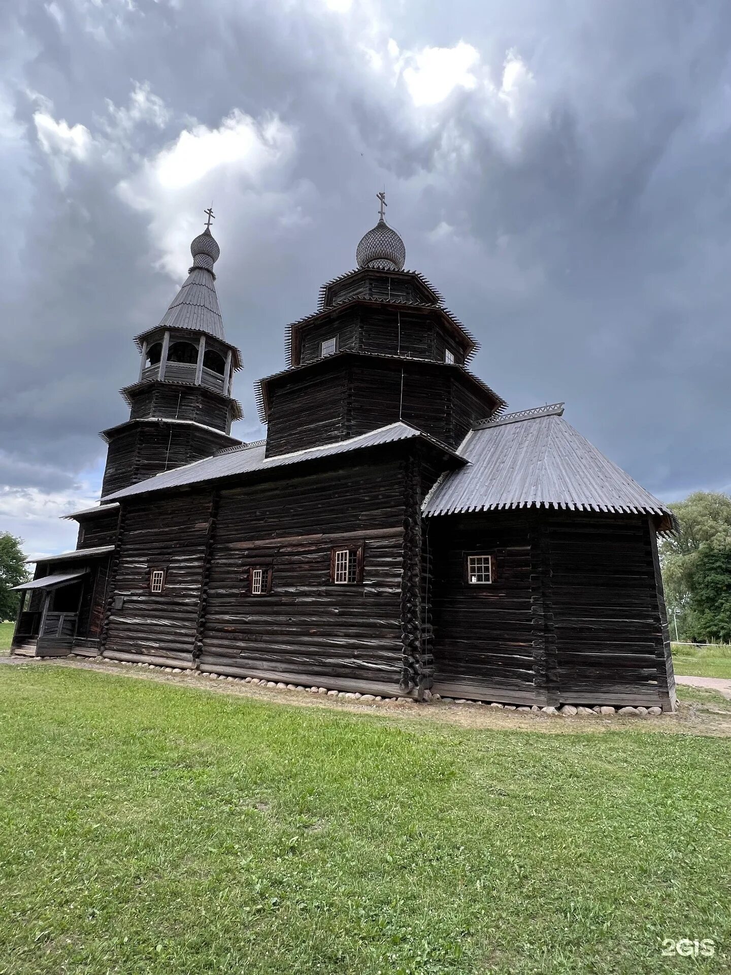 Музей народного деревянного зодчества витославлицы великий. Музей Витославлицы Великий Новгород. Музей деревянного зодчества Витославлицы. Музей деревянного зодчества Витославлицы в Великом Новгороде. Музей под открытым небом Великий Новгород Витославлицы.