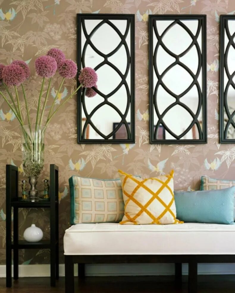 Декор стены зеркалами. Зеркальное панно. Зеркальное панно на стену. Декоративные штучки для интерьера. Декоративные зеркала.