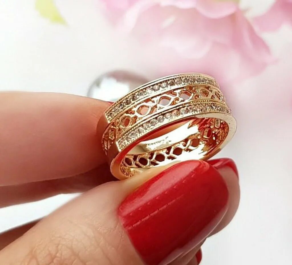 Ажурное кольцо. Красивые кольца. Кружевное кольцо из золота. Кольцо ажурное с камнем.