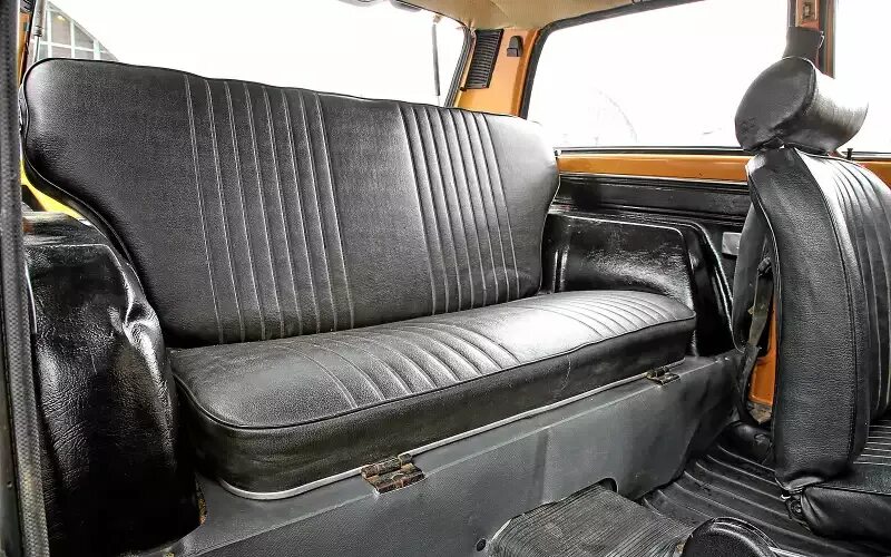 Чехлы на ваз 2121 нива. Ваз 2121 салон сзади. Ваз 2121 нива салон. Сиденья ваз 2121. Сидения 2121.