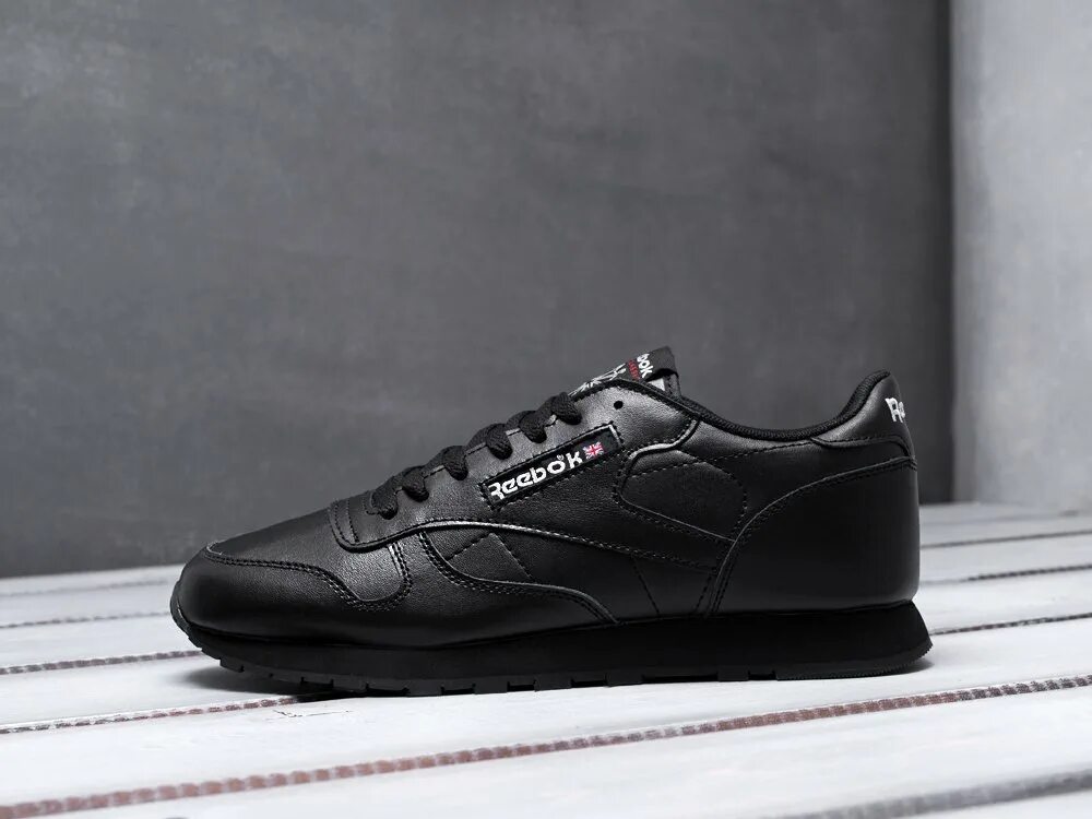 Рибок кроссовки мужские кожаные чёрные классика. Reebok Classic черные. Reebok Classic Leather Black. Reebok Classic черные кожаные.