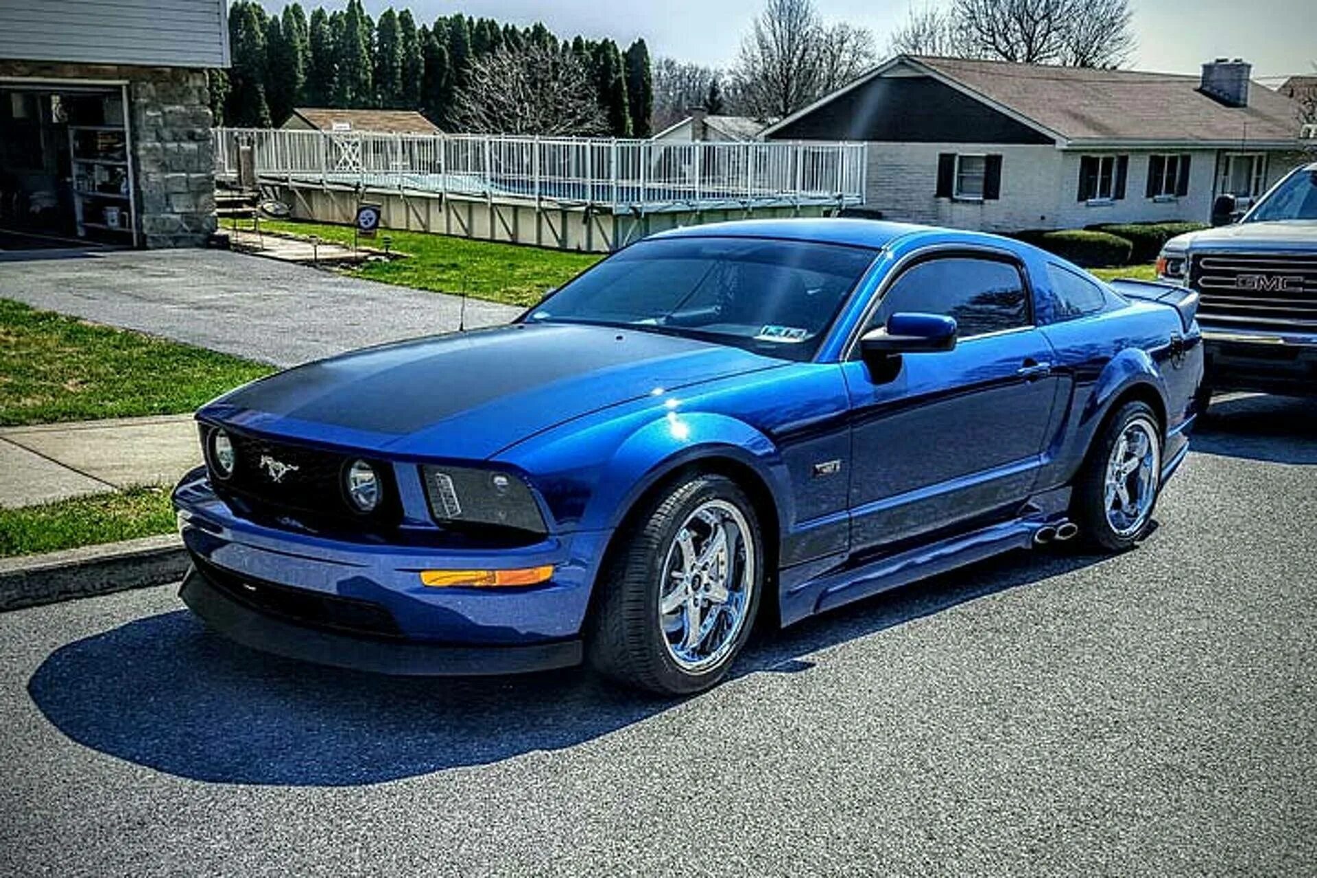 Мустанг цена. Форд Мустанг 5.7. Форд Мустанг v12. Ford Mustang Saleen 2008. Форд Мустанг 7 поколения.