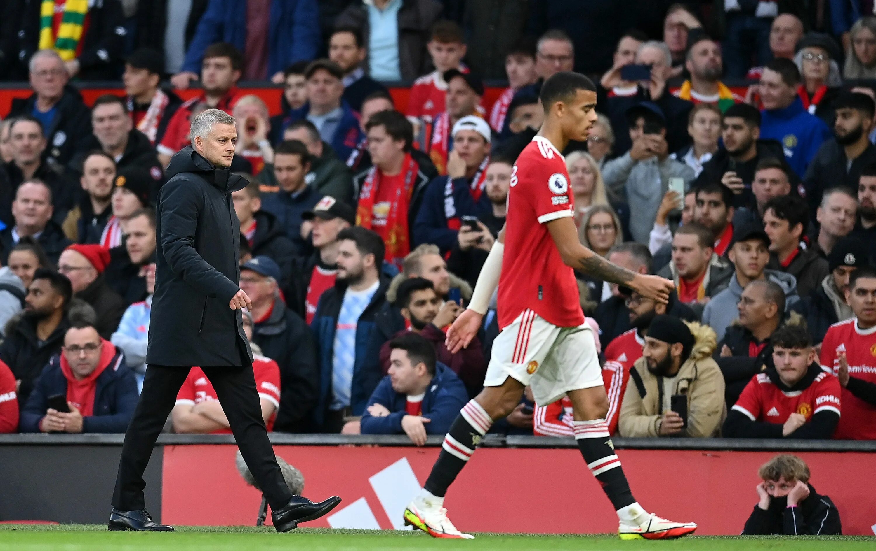 Матча манчестер юнайтед ливерпуль. Ole gunnar solskjaer ман юнайтед футболист. глейзеры манчестер юнайтед.